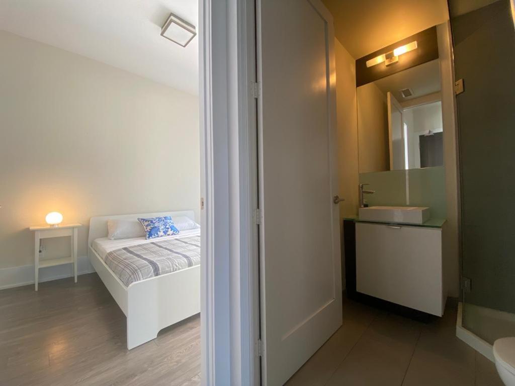Grand View 2Br/2Ba Condos Cn Tower,Union,Tiff/Mtcc Toronto Exterior foto